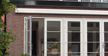 MrWoon-Raamdecoratie-aanbouw-2x-openslaande-deuren-bron-Lexarchitecten