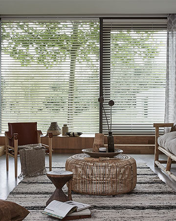 Raamdecoratie voor de schuifpui: wat kies je?