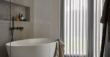 Privacy in de badkamer Toppoint Versus gordijn Basics Malene open