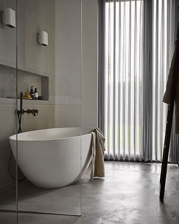 Privacy in de badkamer Toppoint Versus gordijn Basics Malene open