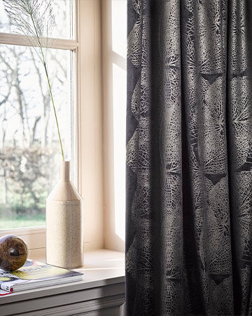Een warme restyling met nieuwe gordijnen 201123-96096 Toppoint gordijn Hosta